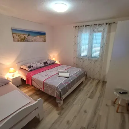 Guesthouse Eljuga Family Stari Grad  Exterior foto