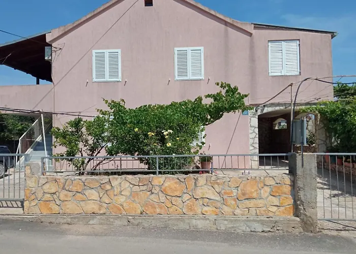 Guesthouse Eljuga Family